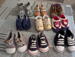 Lote 9 pares zapatos bebé