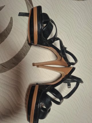 Zapatos de tacón negros con plataforma