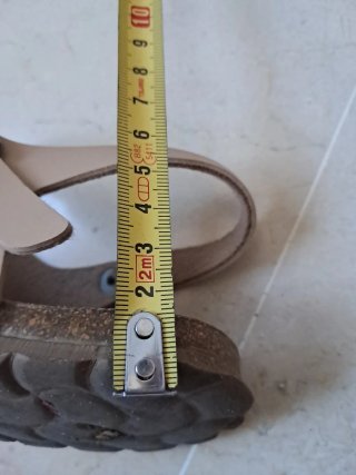 Sandalias de piel mujer beige y plata