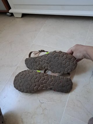 Sandalias de piel mujer beige y plata