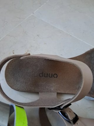 Sandalias de piel mujer beige y plata