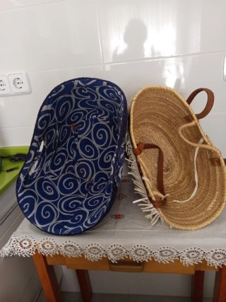 Cestas de playa beige y azul