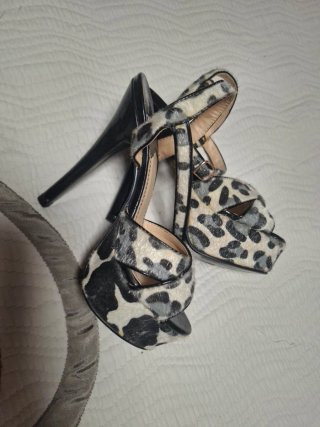 Zapatos de tacón estampado animal
