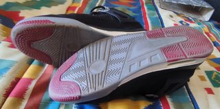 Zapatillas Jordan 4 Negras y Rojas