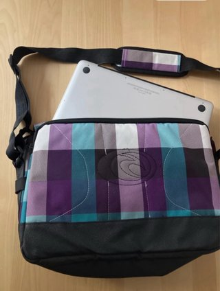 Bolso Rip Curl cuadros morado y turquesa