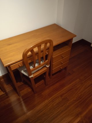 Mesa y silla madera pino