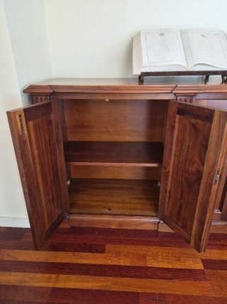 Aparador grande de madera