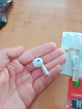 AURICULARES BLUETOOTH TWS SIN USAR