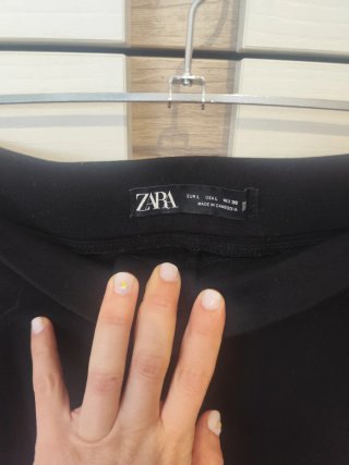 Pantalones tipo traje Zara negros
