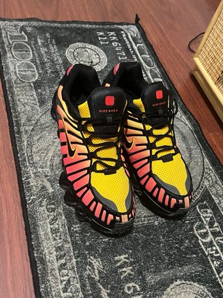 Nike Shox R4 Rojo Amarillo