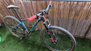 Bicicleta GIANT FATHOM 29