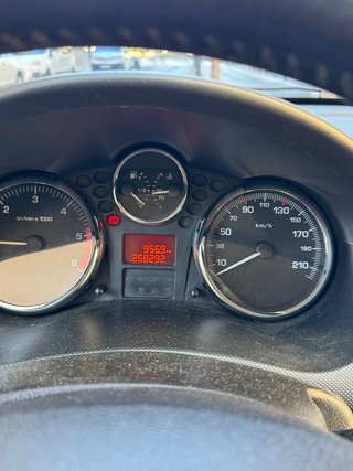 Peugeot 206+ ano 2010 kilometro 260000