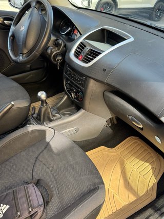 Peugeot 206+ ano 2010 kilometro 260000