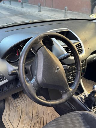 Peugeot 206+ ano 2010 kilometro 260000