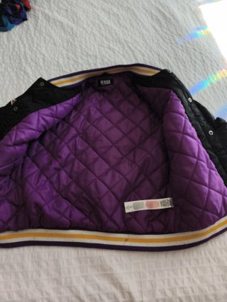 Chaqueta Lakers James 23 Niño talla 11-12 años