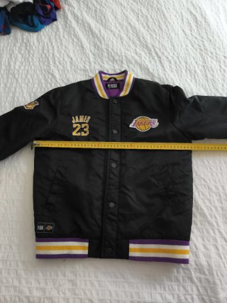 Chaqueta Lakers James 23 Niño talla 11-12 años