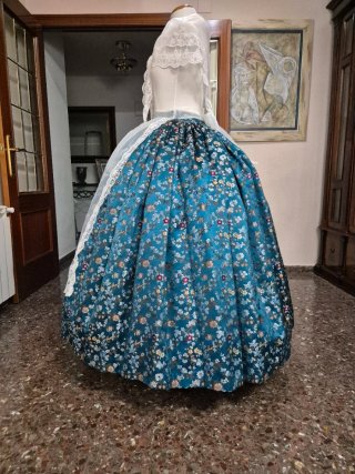 Falda huertana con delantal y pico regalo zapatos