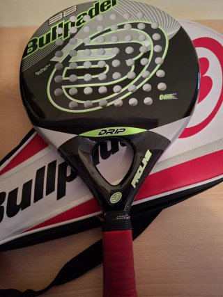 Pala Bullpadel Proline + Funda
