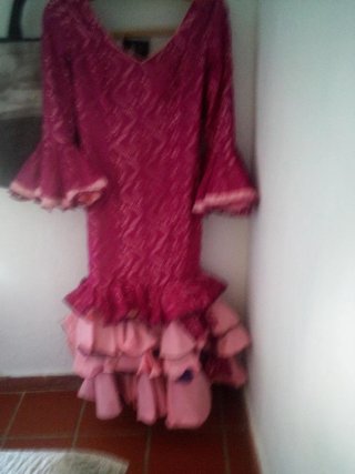 Traje de flamenca rosa y rojo