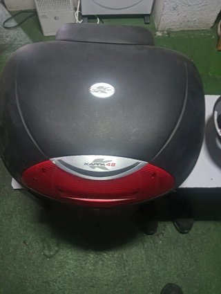 Baúl y Soporte Moto Givi