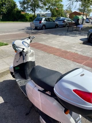 Daelim Besbi 125 Scooter Automática