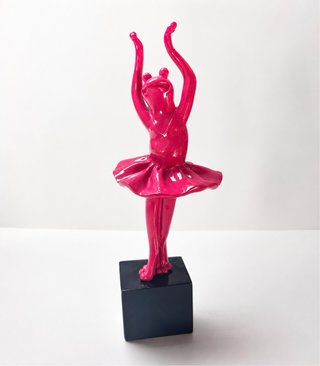 Figura bailarina rana rosa
