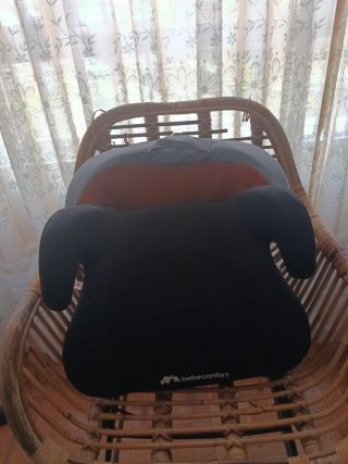 Silla coche Bebeconfort gris y negro
