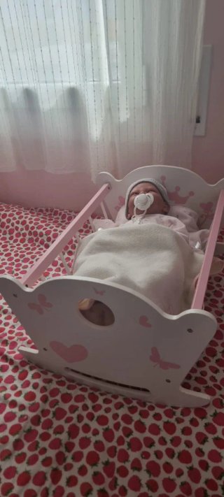 Muñeca Reborn con Cuna