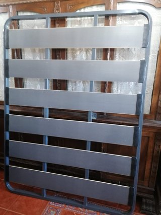 Base tapizada y somier metálico
