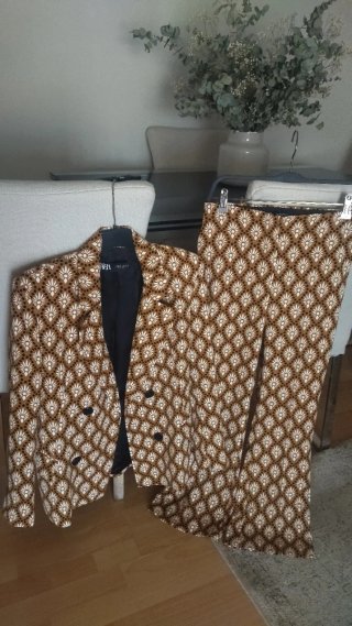 Traje Zara. Nuevo