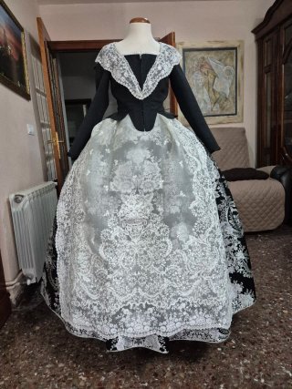 Traje de Fallera Adulta con 3 Corpiños 38.40