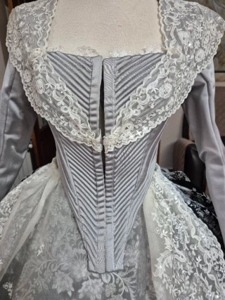 Traje de Fallera Adulta con 3 Corpiños 38.40