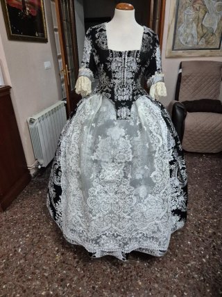 Traje de Fallera Adulta con 3 Corpiños 38.40