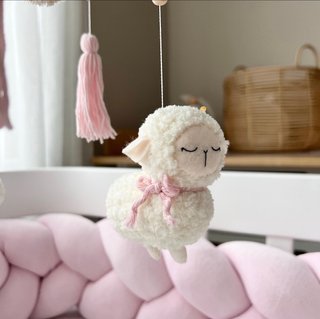 Móvil infantil artesanal ovejitas y nubes