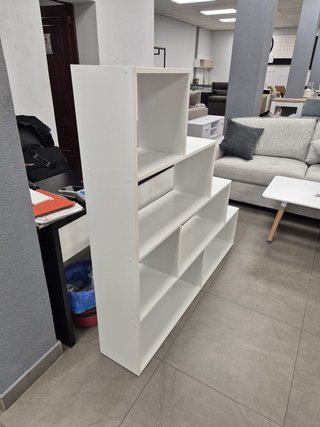ESTANTERIA DISEÑO ESCALONADO LIBRERIA MODERNA BCO