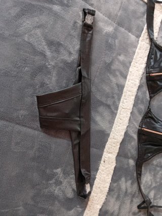 Conjunto lencero negro con cremallera