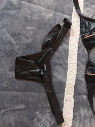 Conjunto lencero negro con cremallera