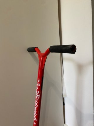 Patinete rojo para niño