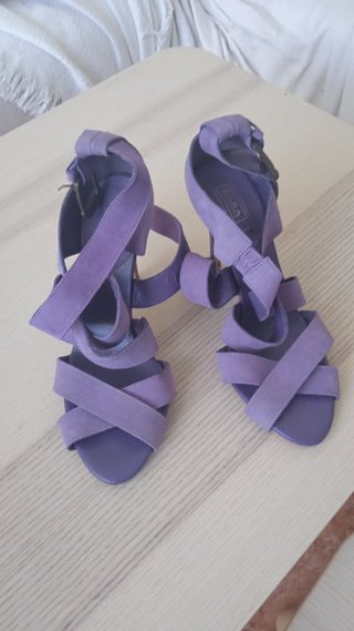 Zapatos de tacón Zara piel lila