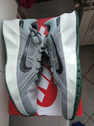 Scarpe Nike Uomo Grigie e Bianche Taglia 45