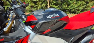 Aprilia tuono v4 factory