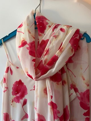 Vestido fiesta floral rosa y blanco