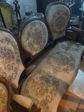 Conjunto de muebles antiguos