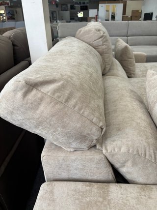 Sofá chaise longue asientos extraíbles al suelo