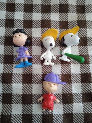 Figuras Snoopy Kinder