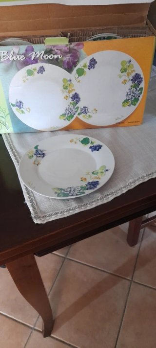 servizio piatti 6 fondi e 6 piani