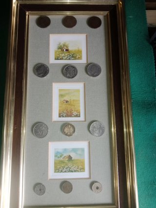 Antiguo Cuadro  12 monedas de pesetas enmarcadas