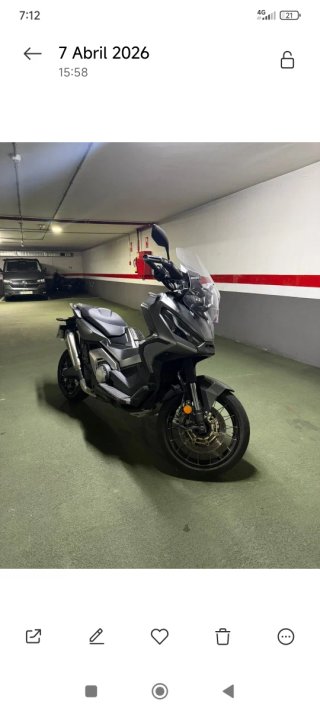 Honda X-ADV 750 gris 20.500 km