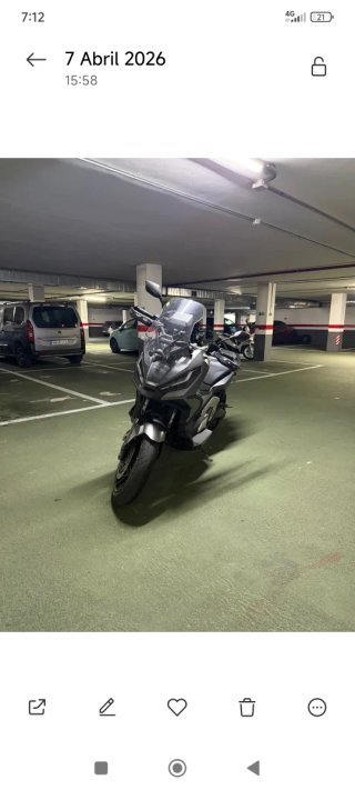 Honda X-ADV 750 gris 20.500 km