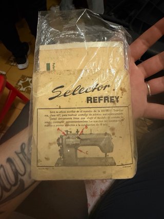 Máquina de coser Refrey Transforma 427
